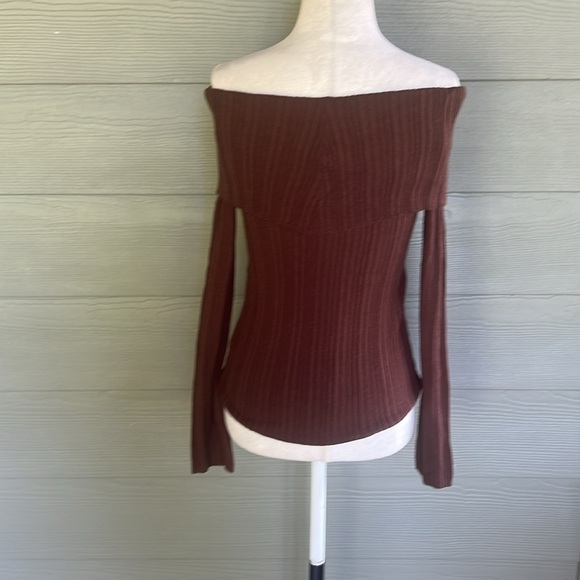 ASOS Design Off Shoulder Sweater - Picture 5 of 10